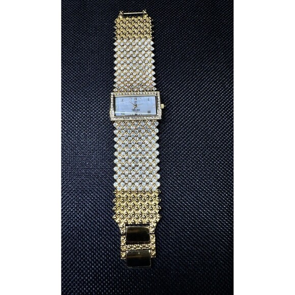 VINTAGE CLASSIC FULL RHINESTONE VICTORIA WIECK BEVERLY HILLS QUARTZ WATCH - Picture 4 of 8
